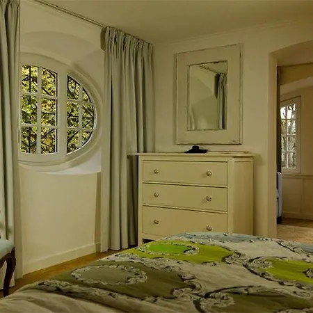 Rosas Πανσιόν 4*